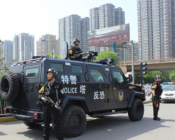 Китайский антитеррористический автомобиль