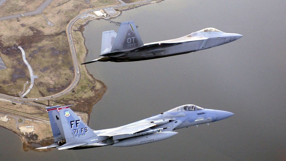 F-15 и F-22
