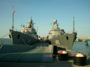 Ракетные корабли ”Татарстан” и “Дагестан” у причала в Махачкале.