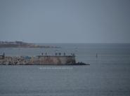 Жители Севастополя встречают корабли возвратившиеся в родную базу