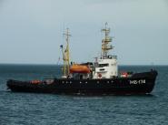 Морской буксир ”МБ-174” возвращается в Севастополь после обеспечения действий десантных кораблей