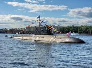 Дизельная подводная лодка “Дмитров” на День ВМФ в Санкт-Петербурге