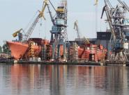 Строящиеся сторожевые корабли проекта 11356 для ВМФ России на ССЗ ”Янтарь”.